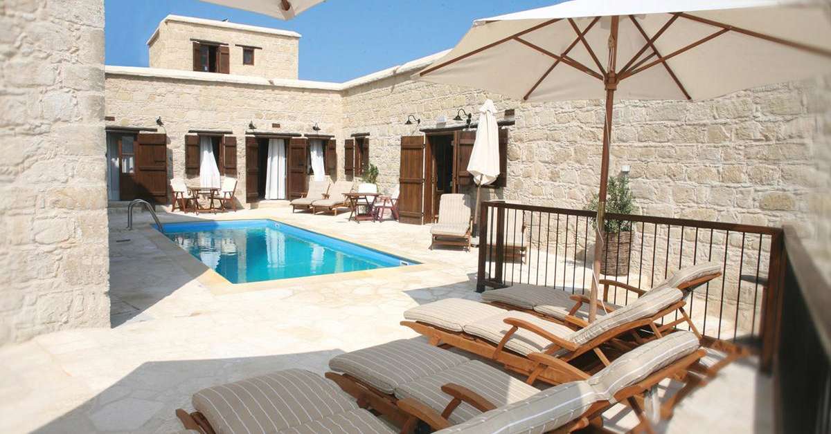 Een foto van het zwembad bij Leonidas Village Houses