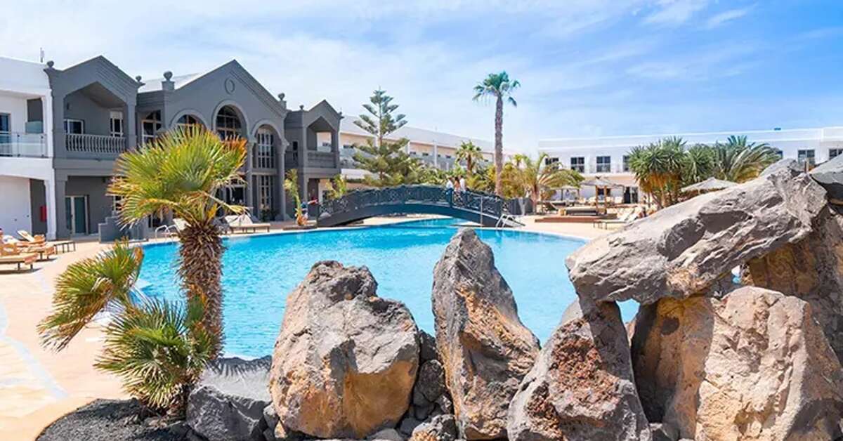 Een foto van het zwembad bij Hotel Coral Cotillo Beach