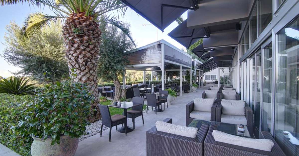 Een foto van het terras bij Hotel Lero