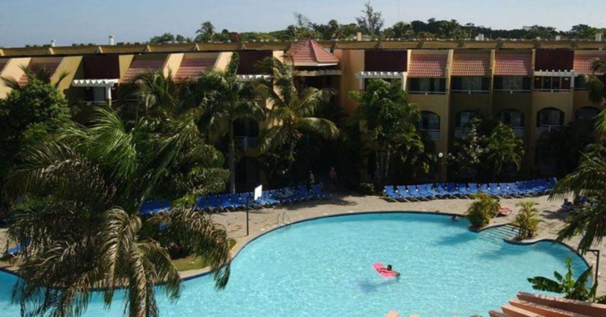 Een foto van het zwembad bij Casa Marina Beach & Reef Resort
