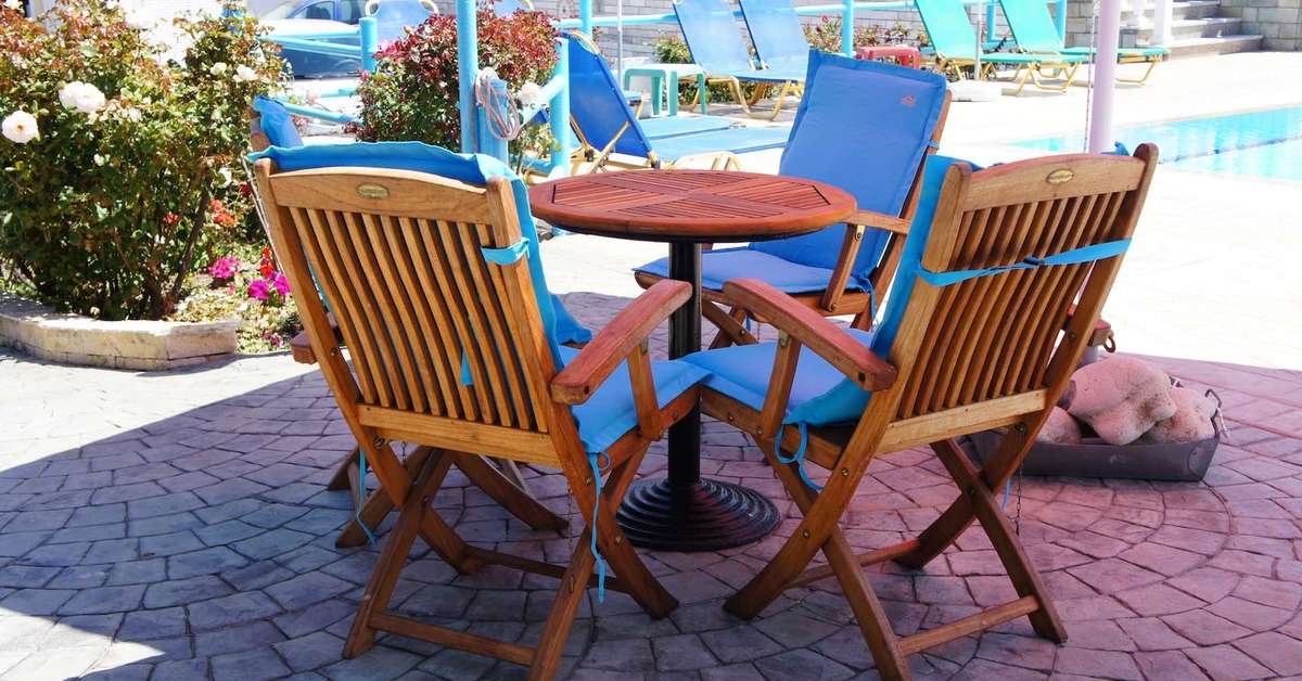 Een foto van het terras bij Belle Helene Hotel