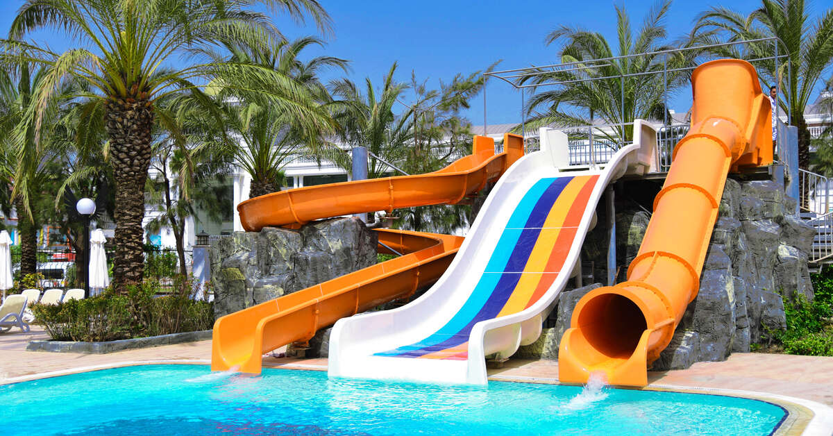 Een foto van het zwembad bij Royal Wings Hotel