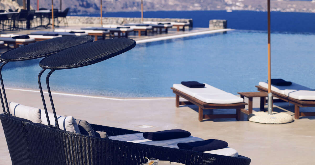 Een foto van het zwembad bij Santo Maris Oia Luxury Suites & Spa