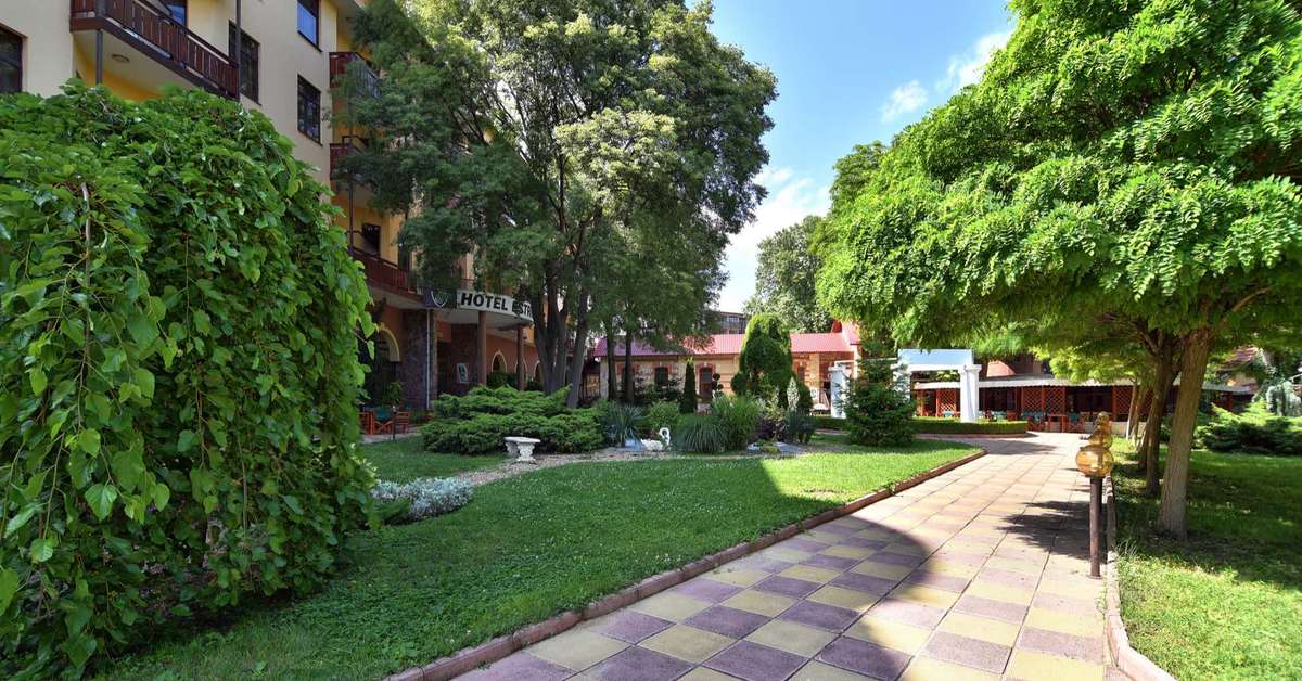 Een foto van Estreya Palace & Residence
