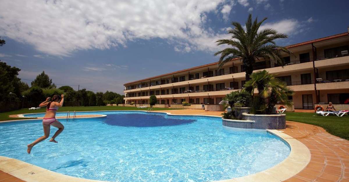 Een foto van het zwembad bij Aparthotel & Village Golf Beach