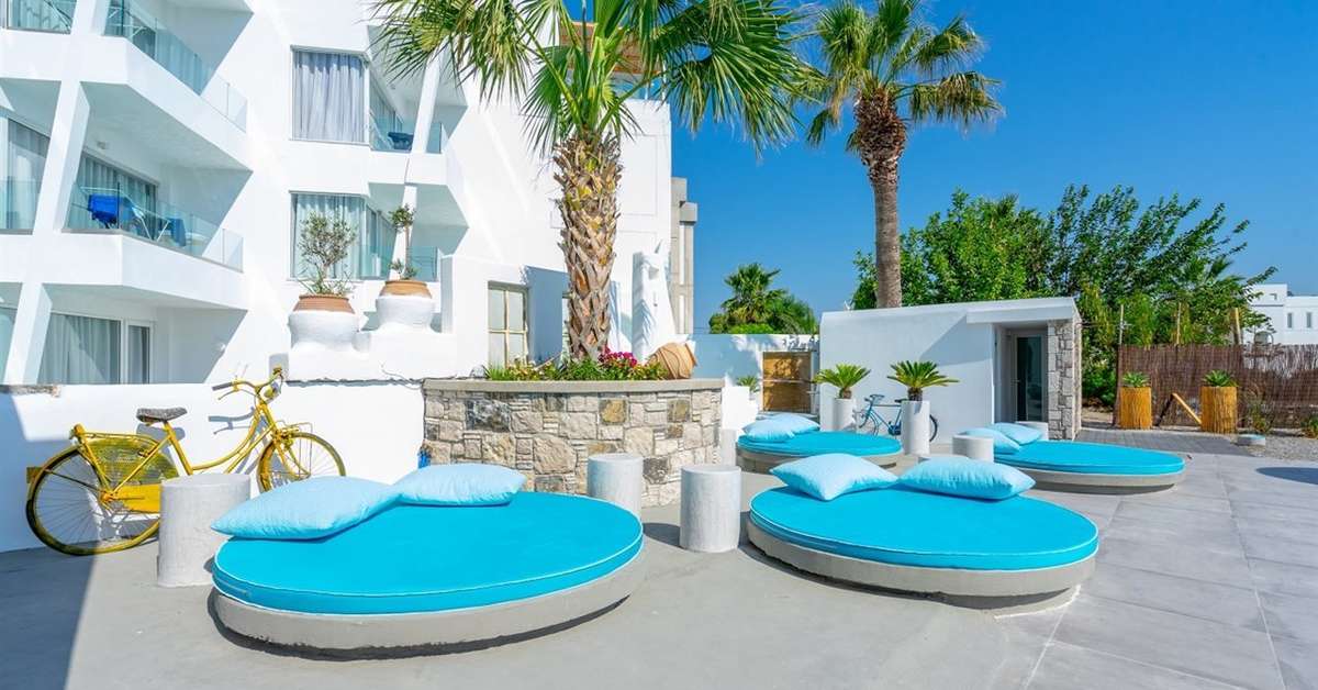 Een foto van het terras bij Kouros Home