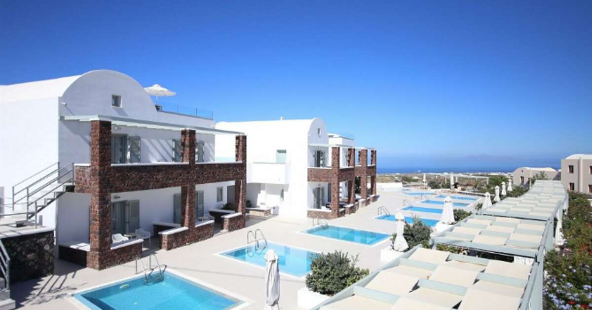 Een foto van de buitenkant van Astro Palace Hotel & Suites