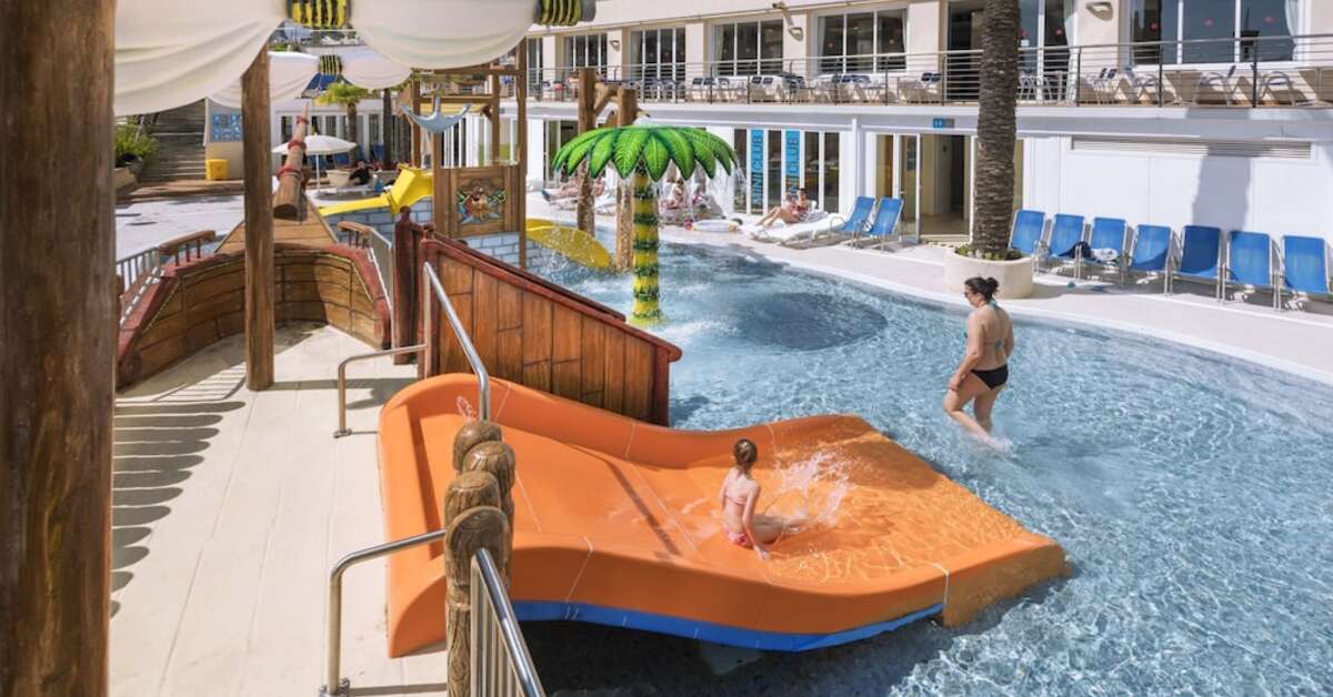 Een foto van het zwembad bij Hotel Oasis Park Splash