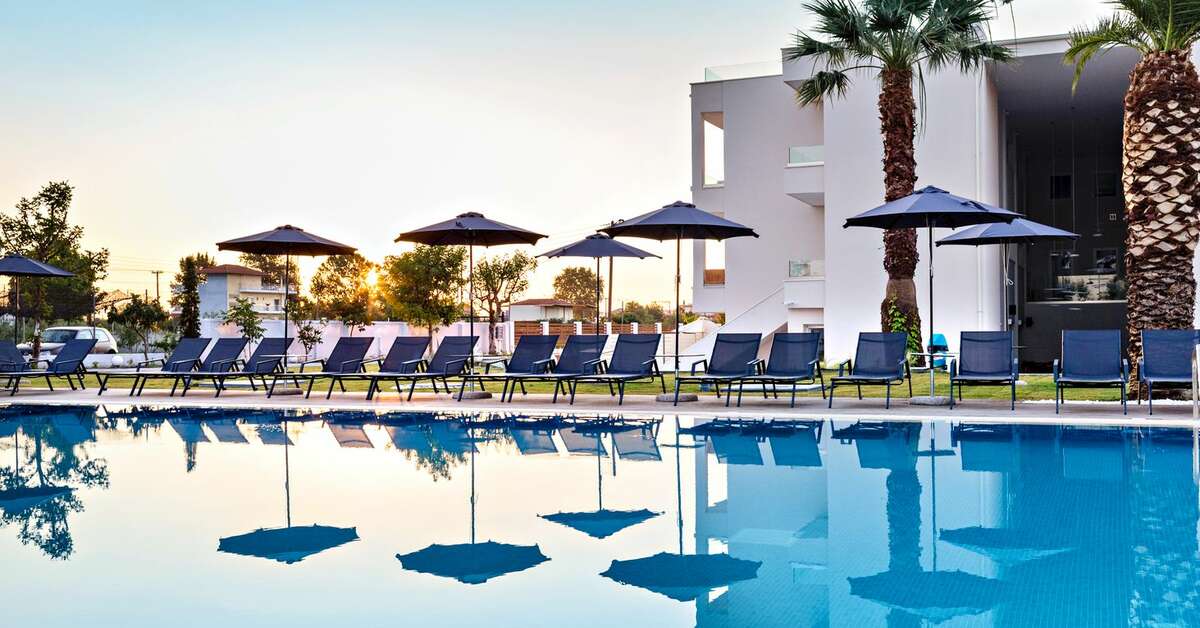 Een foto van het zwembad bij Mythic Summer Hotel