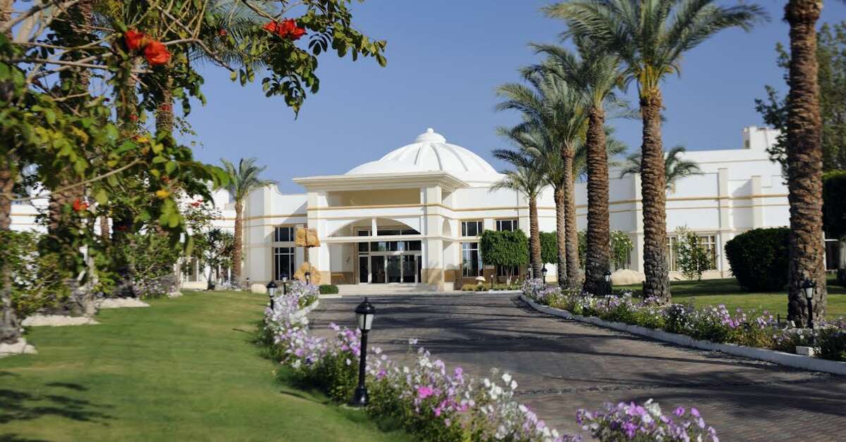 Ein Foto von der Außenansicht des Renaissance Golden View Beach Resort