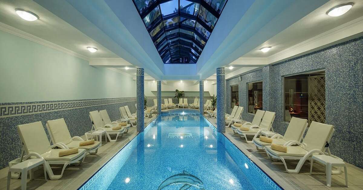 Een foto van het zwembad bij Galeri Resort Hotel