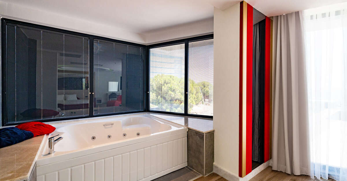 Een foto van Granada Luxury Red