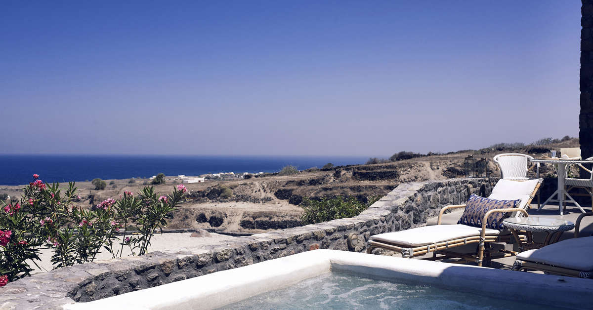 Een foto van het zwembad bij Santo Maris Oia Luxury Suites & Spa