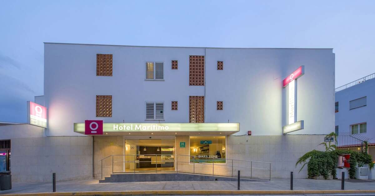 Een foto van de buitenkant van Hotel Vibra Maritimo