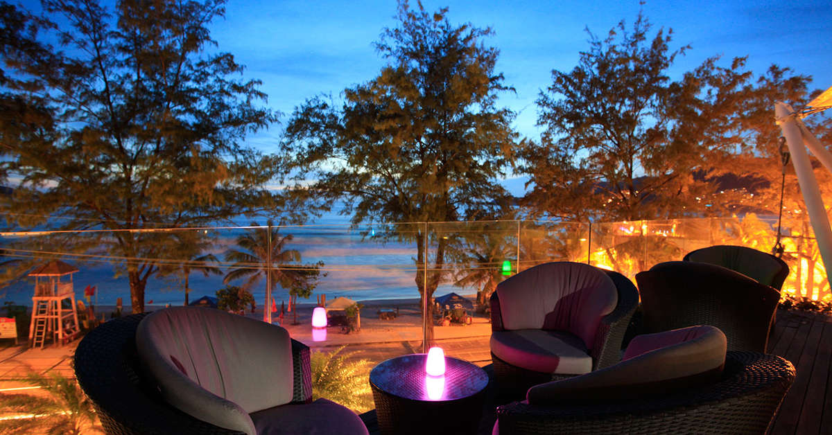 Een foto van het terras bij Phuket Graceland Resort & Spa
