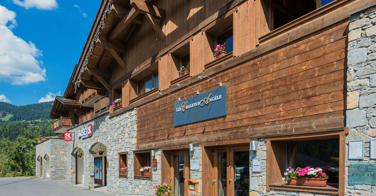 Een foto van de buitenkant van Les Chalets d'Angele Appartementen
