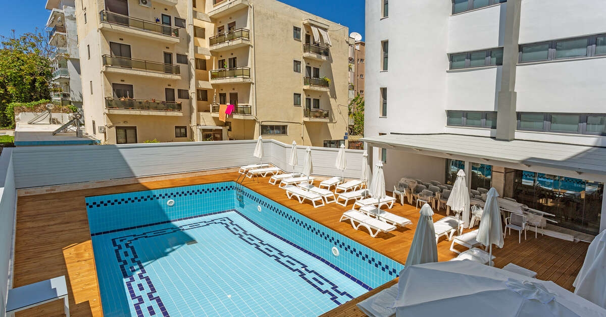 Een foto van het zwembad bij Rhodos Horizon City