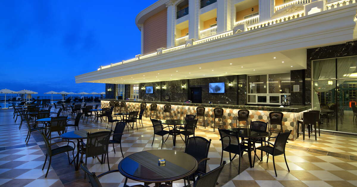 Een foto van het terras bij Litore Resort & Spa