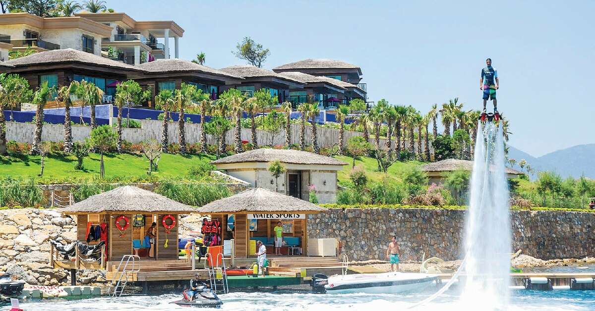 Een foto van het strand bij The Plaza Bodrum