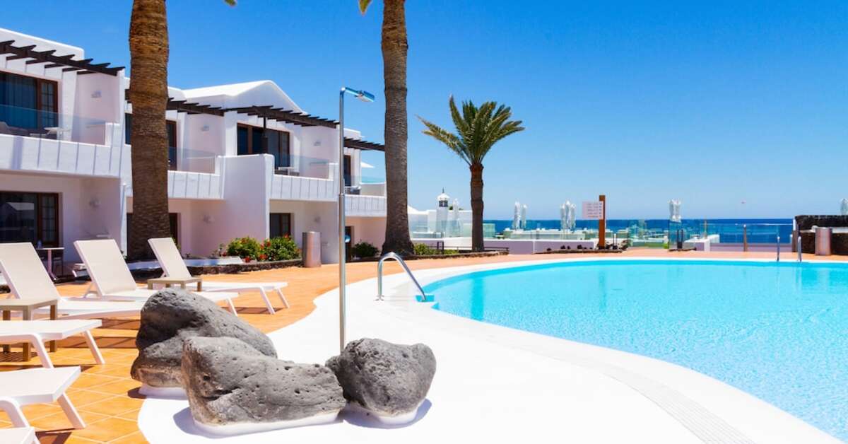 Een foto van het zwembad bij R2 Bahia Kontiki Beach
