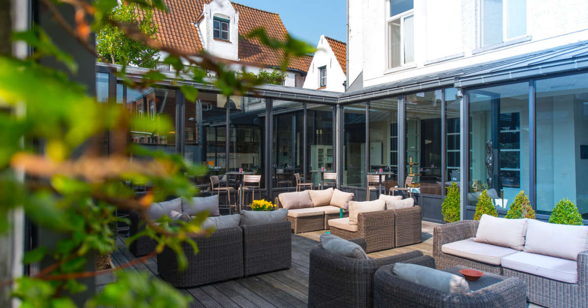 Een foto van het terras bij Hotel Montanus