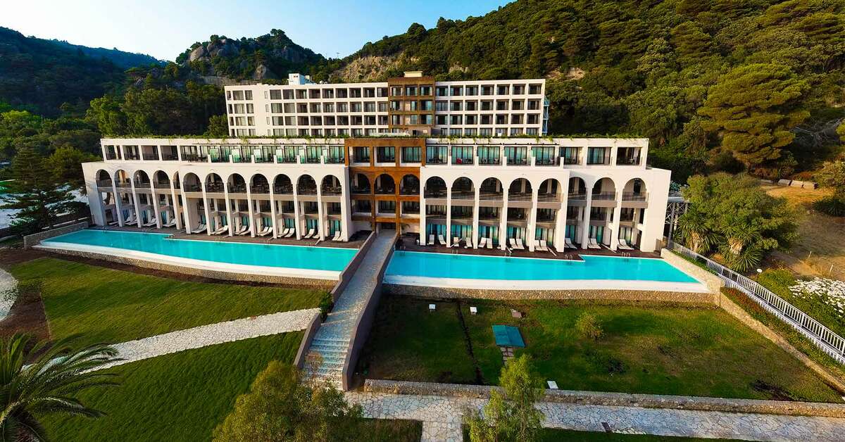 Een foto van het zwembad bij Domes of Corfu