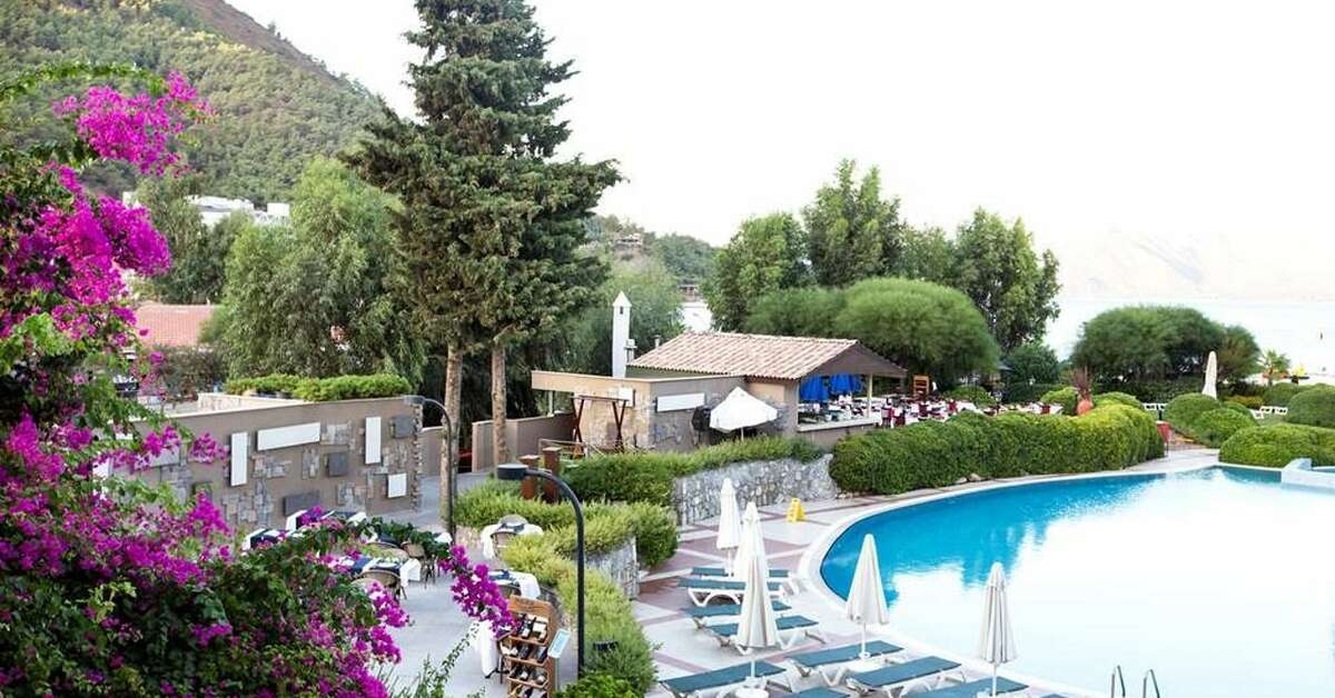 Een foto van het zwembad bij Hotel Marti La Perla