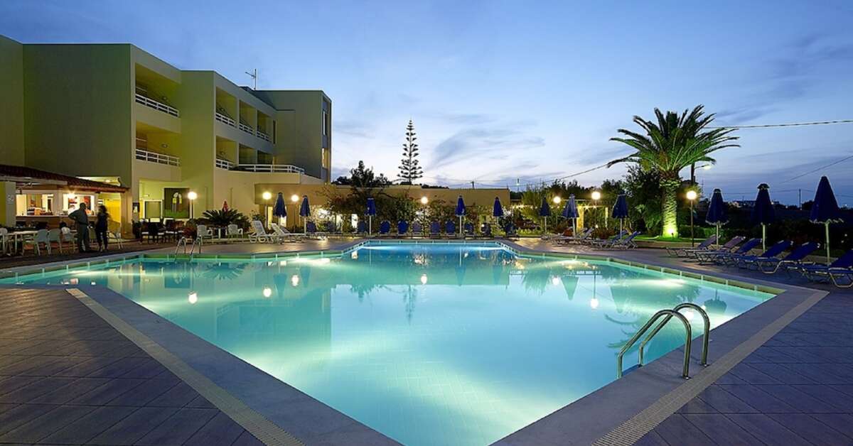 Een foto van het zwembad bij Eleftheria Hotel