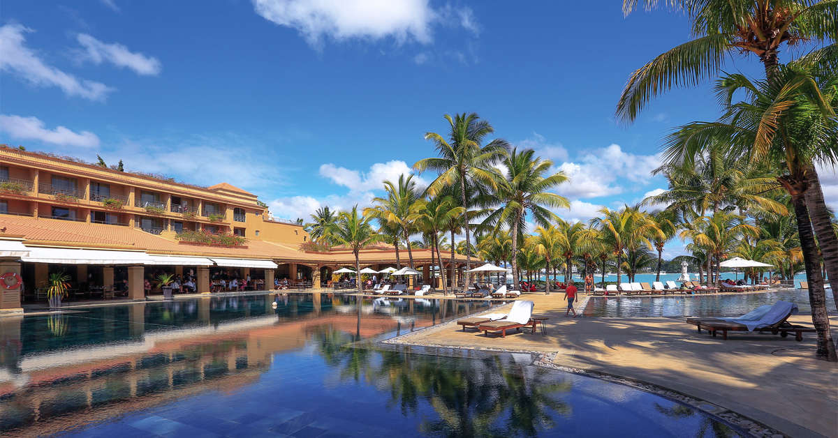 Een foto van het zwembad bij Mauricia Beachcomber