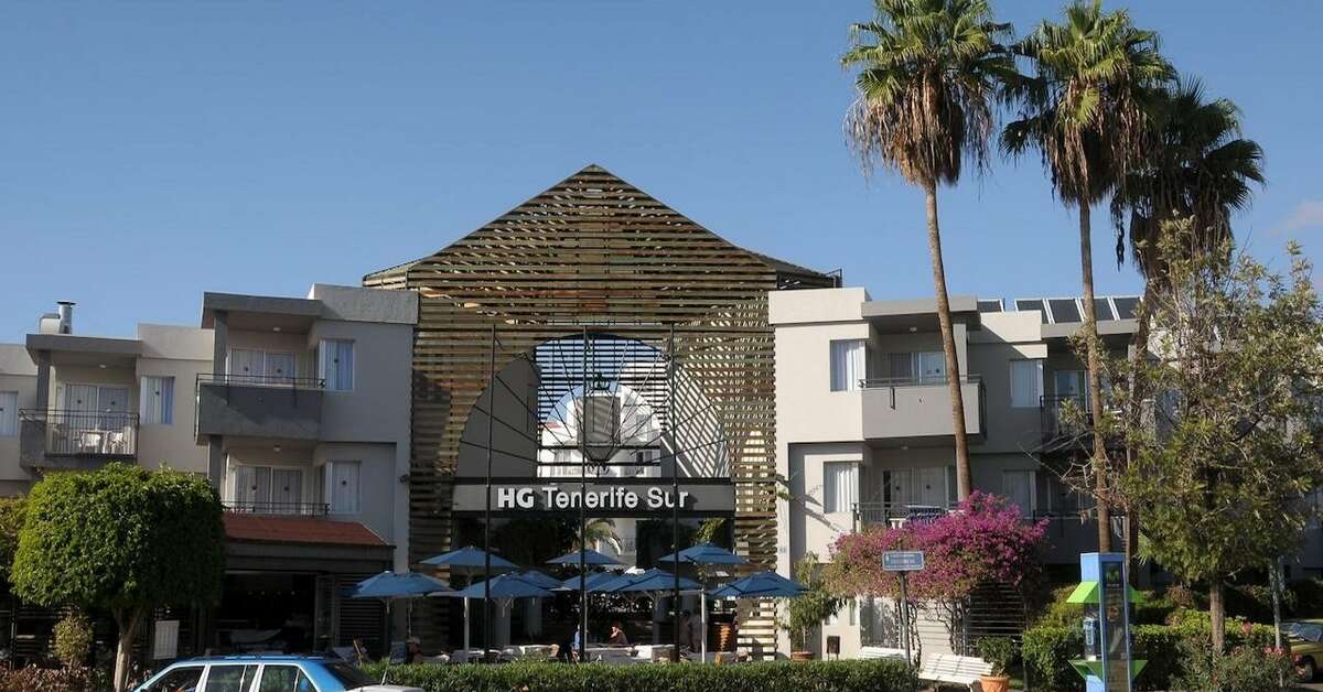 Een foto van de buitenkant van HG Tenerife Sur