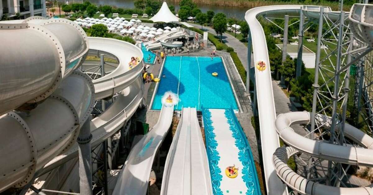 Een foto van het zwembad bij Titanic Deluxe Golf Belek
