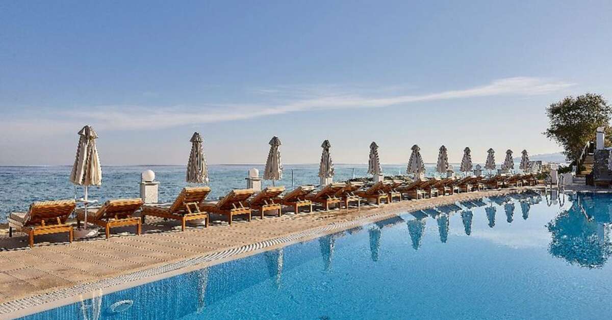 Een foto van het zwembad bij Alexander Beach Hotel & Village