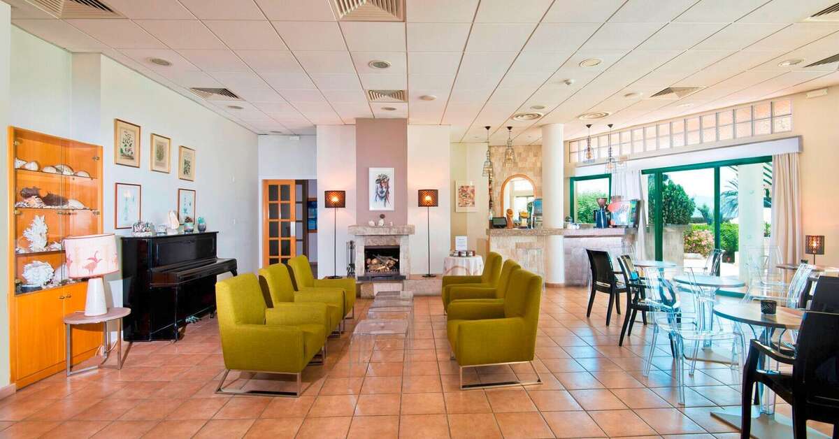 Een foto van het interieur van Natura Beach Hotel & Villas