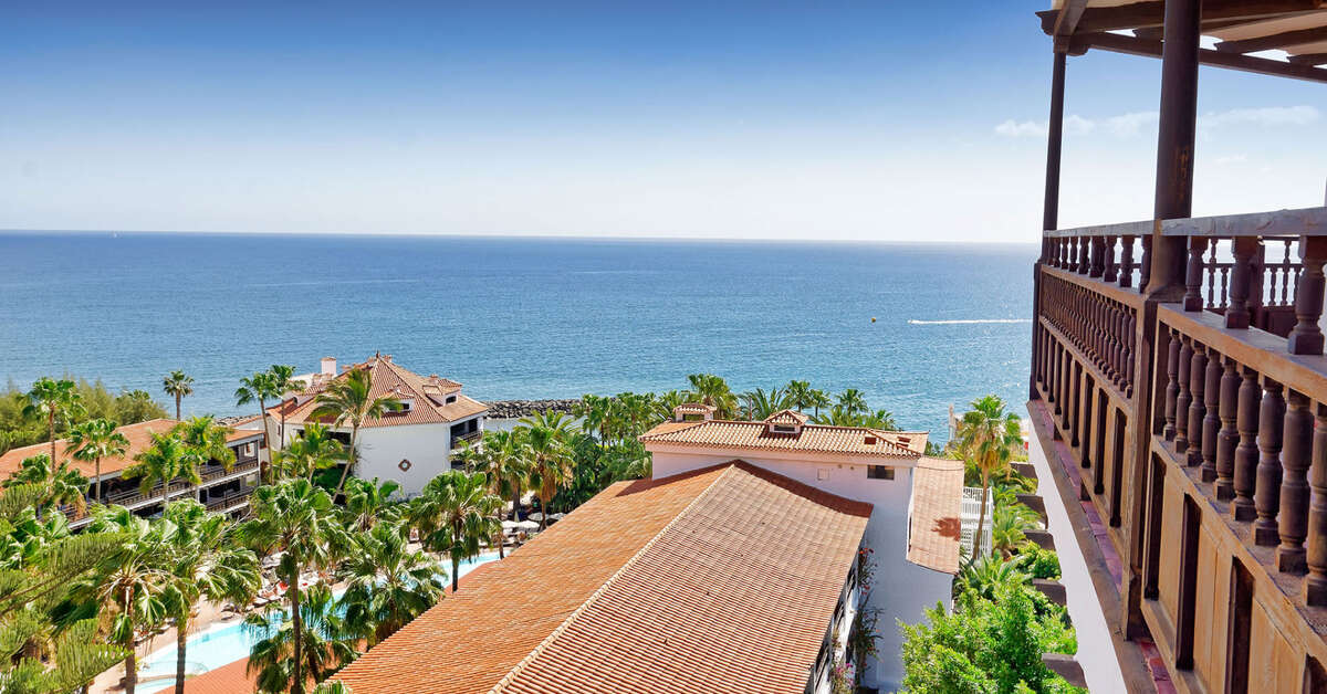 Ein Foto von der Außenansicht des Hotel Parque Tropical