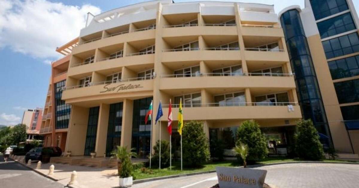 Een foto van de buitenkant van Sun Palace Aparthotel