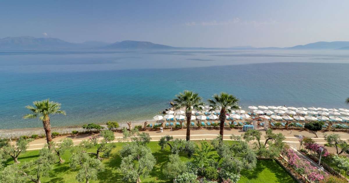 Een foto van het strand bij Calamos Beach Family Club Hotel