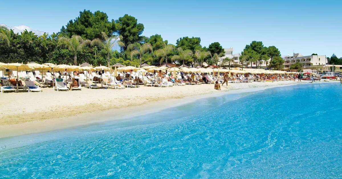 Een foto van het strand bij Fontane Bianche Beach Club