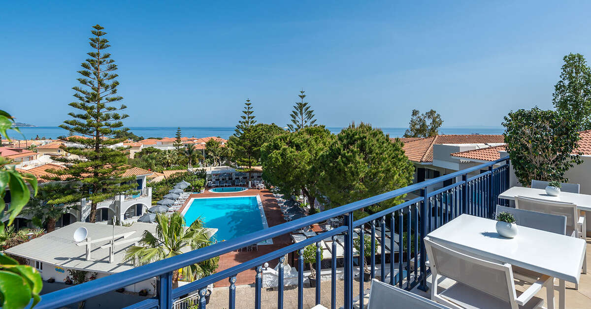 Een foto van het terras bij Contessa Hotel