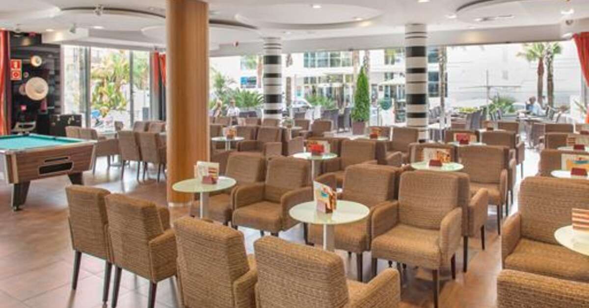 Een foto van het interieur van RH Royal Benidorm