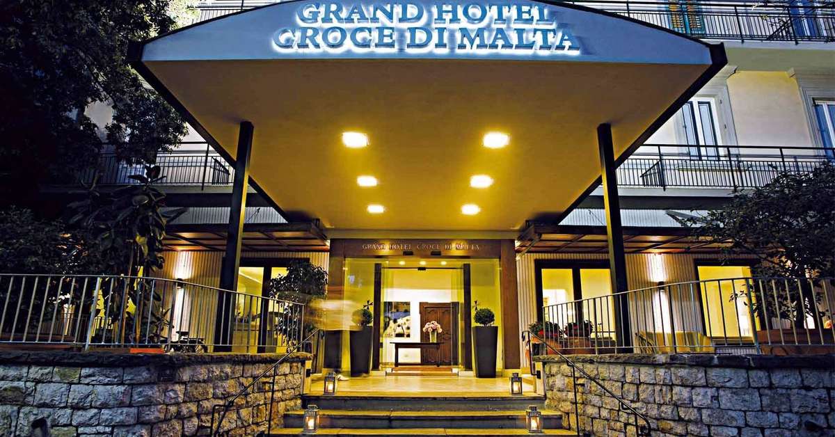 Een foto van de buitenkant van Grand Hotel Croce di Malta