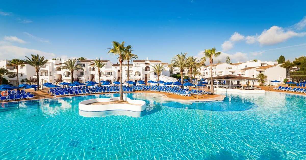 Een foto van het zwembad bij Globales Bouganvilla Aparthotel