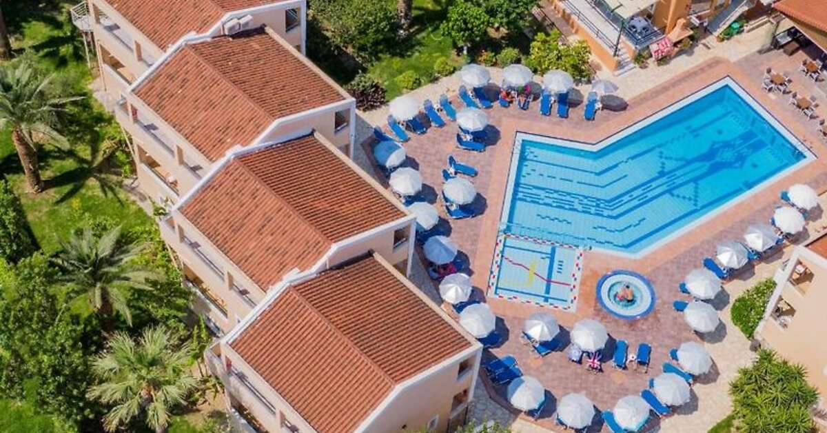 Ein Foto vom Pool im Hotel Oscar