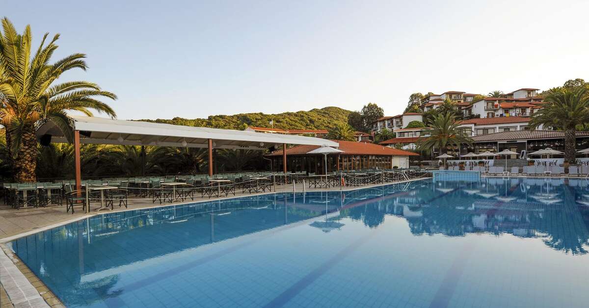 Een foto van het zwembad bij Aristoteles Holiday Resort & Spa
