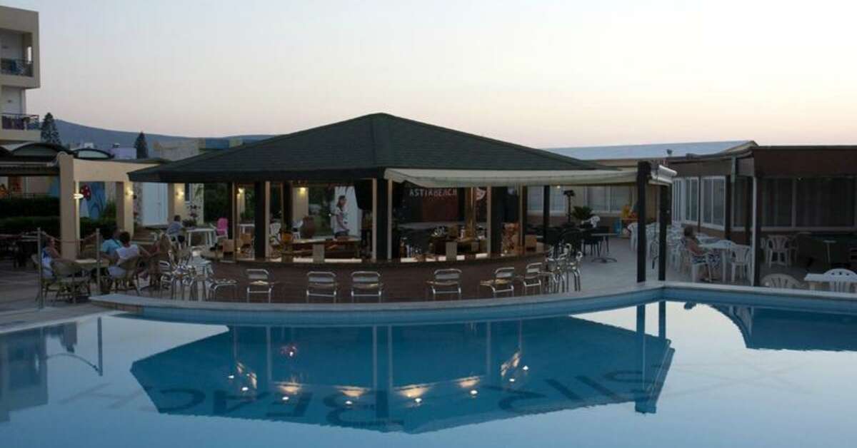 Een foto van het zwembad bij Hotel Astir Beach