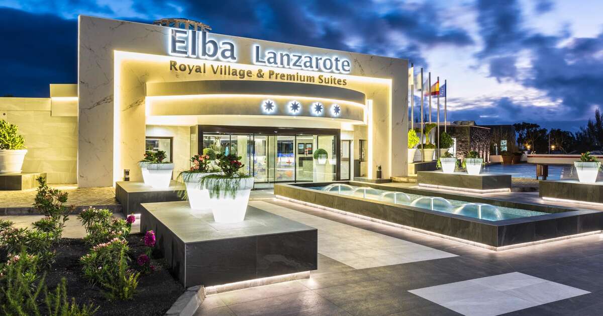 Ein Foto von der Außenansicht des Elba Lanzarote Premium Suites