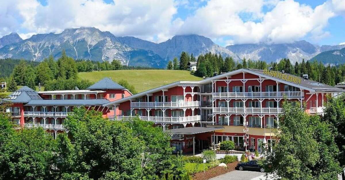 Een foto van de buitenkant van Das Hotel Eden