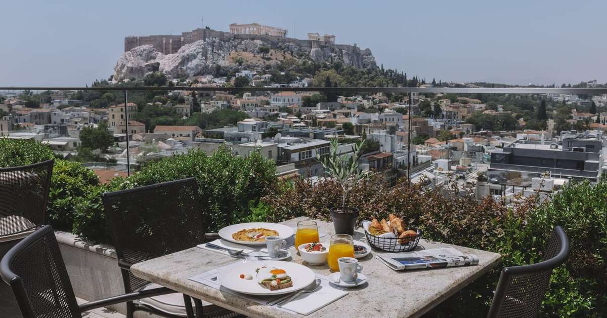 Ein Foto von der Terrasse im Electra Metropolis Hotel