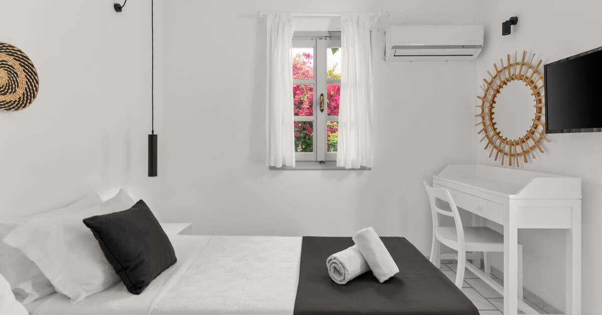 Een foto van Sunrise Paros by Mr and Mrs White
