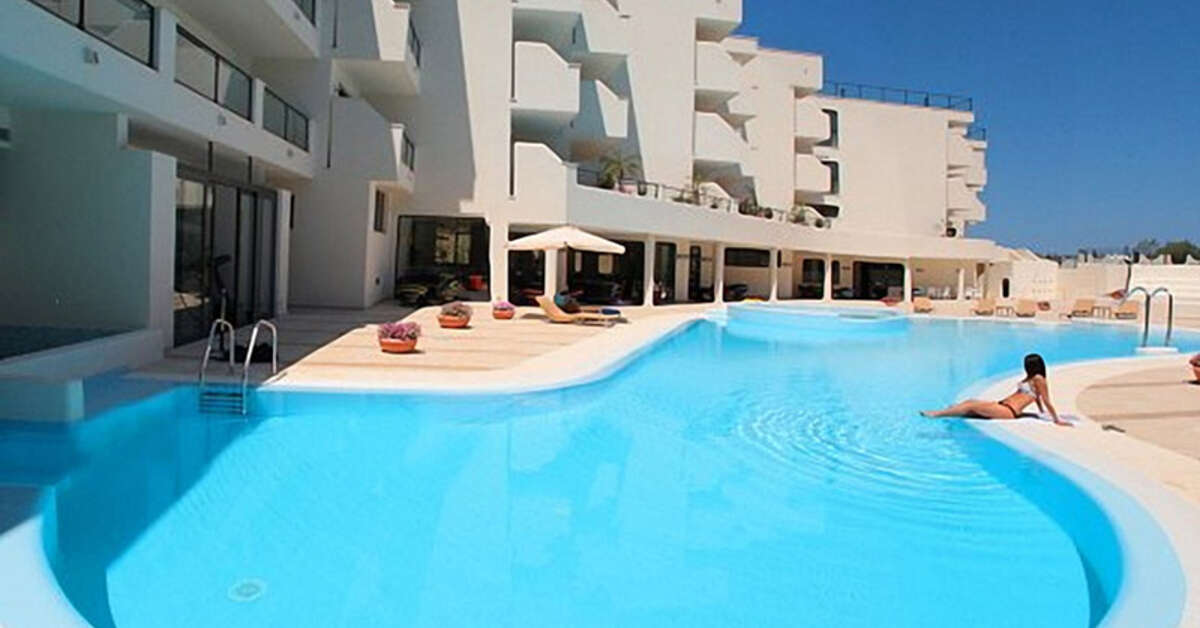 Ein Foto vom Pool im Cefalu Sea Palace