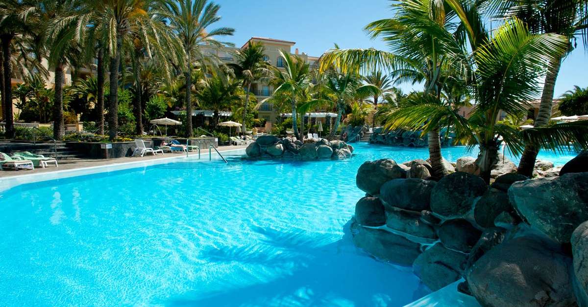 Een foto van het zwembad bij Palm Oasis Maspalomas